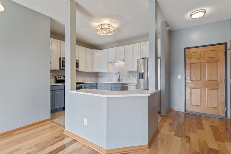 4824 E 53rd St #509, Minneapolis, MN 55417