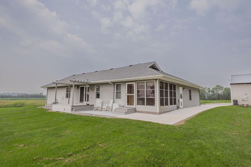 3750 Pokegama Lake Rd, Grasston, MN 55030