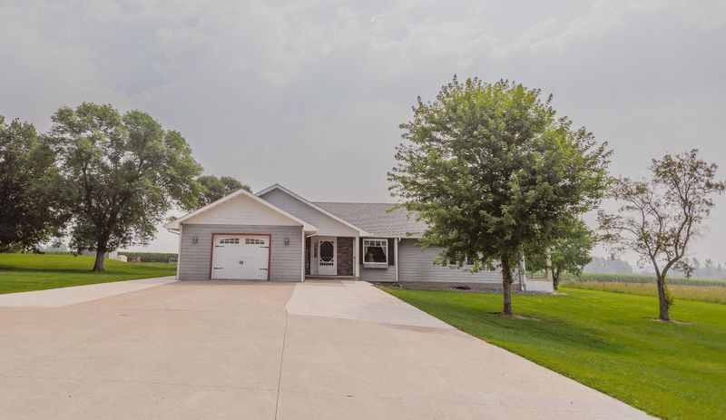 3750 Pokegama Lake Rd, Grasston, MN 55030
