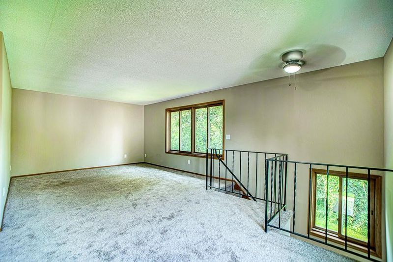 10620 Hummingbird St NW, Coon Rapids, MN 55433