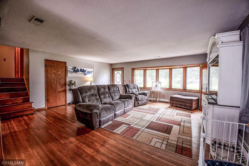 6256 50th St N, Oakdale, MN 55128