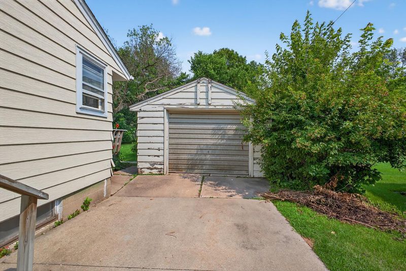 1918 4th Ave NW, Austin, MN 55912