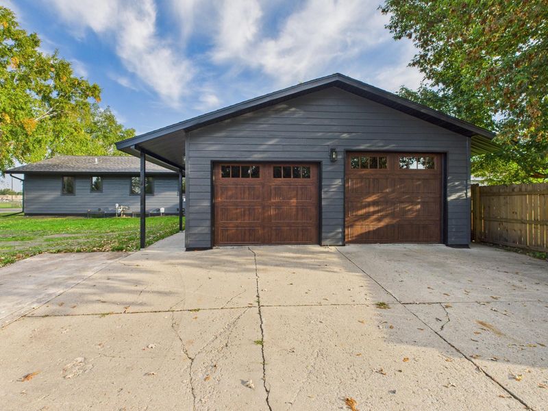 306 Elk St NW, Warroad, MN 56763