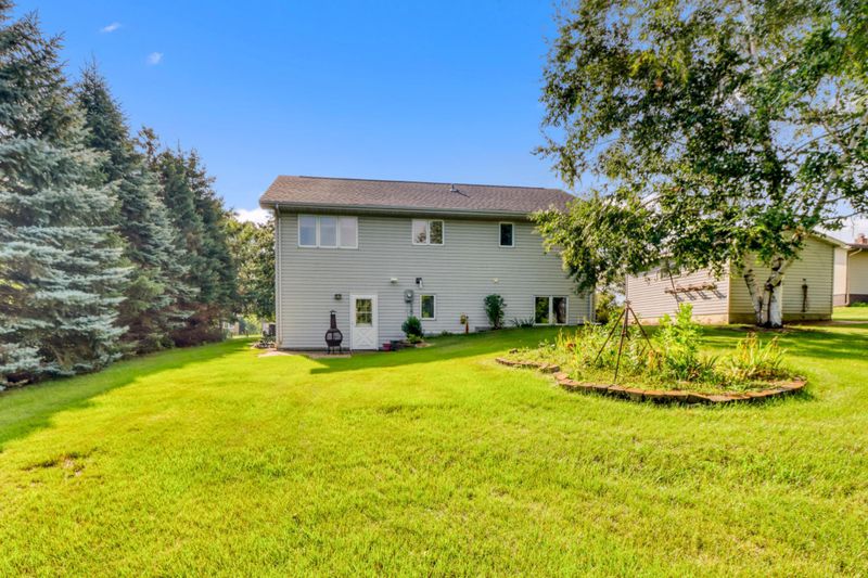 808 Willow Springs Rd, Detroit Lakes, MN 56501