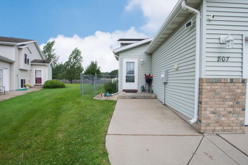 807 Woodbridge Cir, Dilworth, MN 56529