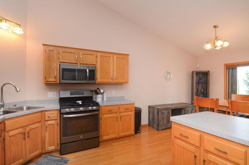 2768 Cutters Grove Cir, Anoka, MN 55303