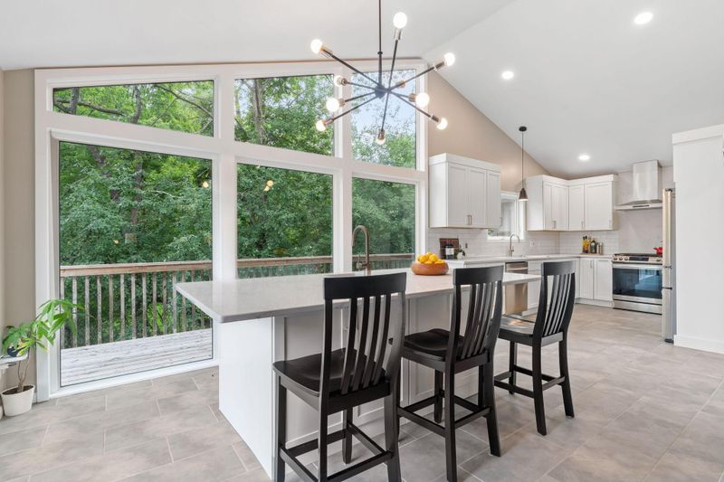 8087 Kentucky Cir, Bloomington, MN 55438