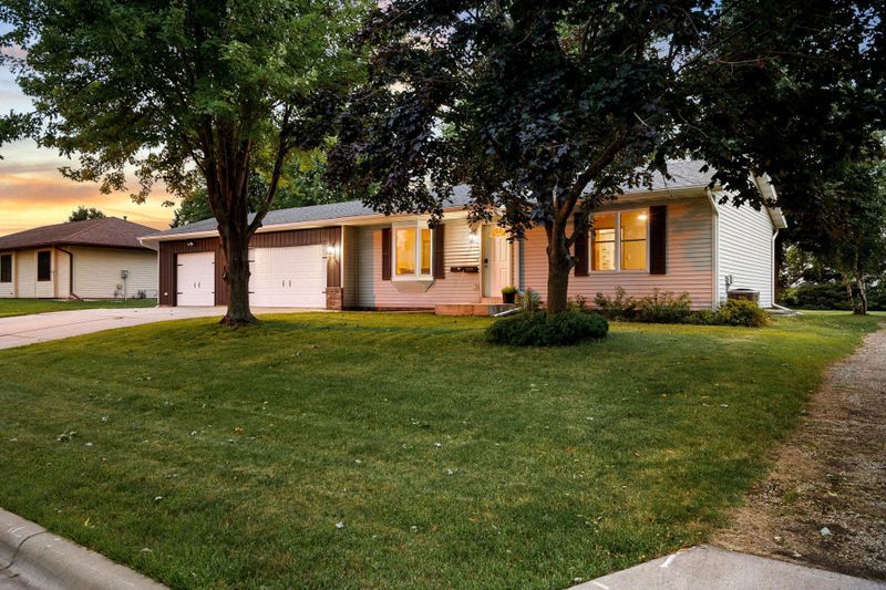 395 Cedardale Dr SE, Owatonna, MN 55060