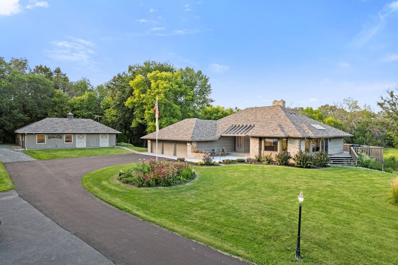 21350 Oakdale Dr, Rogers, MN 55374