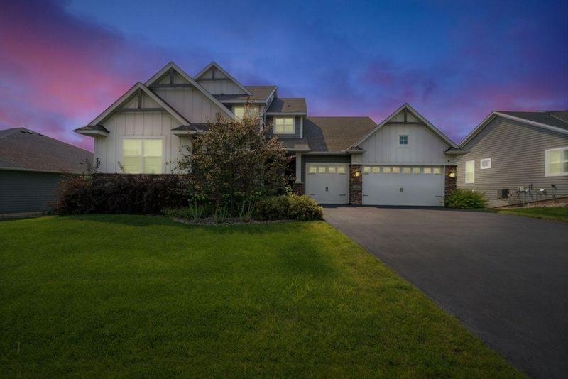19207 Huxley Ave, Lakeville, MN 55044