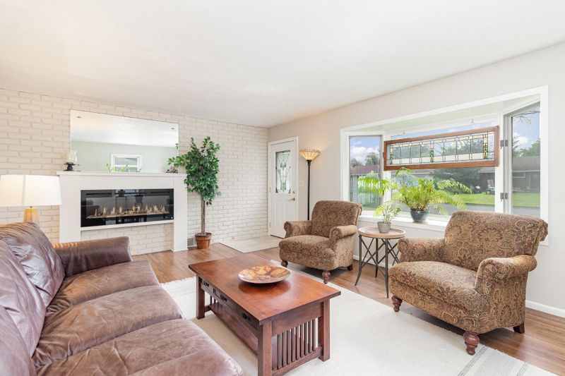 10424 Zenith Ave S, Bloomington, MN 55431