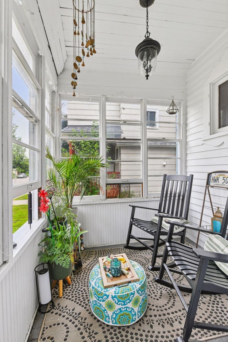 916 W 26th St, Minneapolis, MN 55405