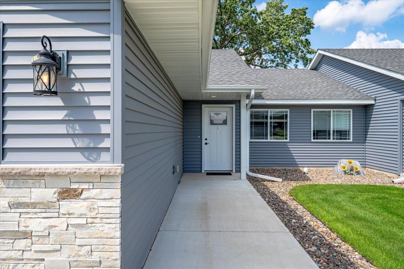 38808 Maple Ct, North Branch, MN 55056
