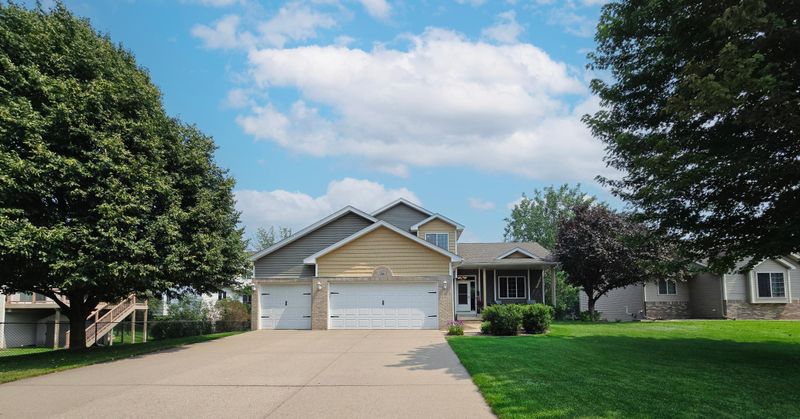 15801 Drake St NW, Andover, MN 55304