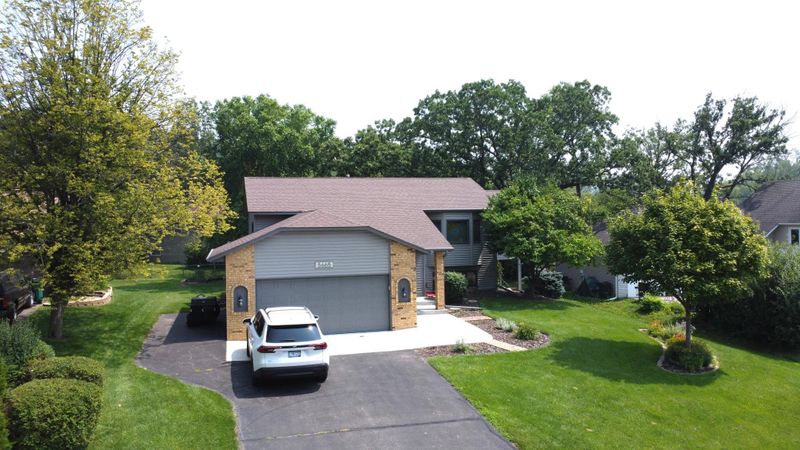 5665 125th St W, Apple Valley, MN 55124