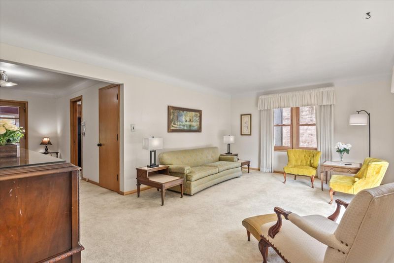 943 Ohio St, West Saint Paul, MN 55118