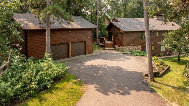 8734 White Oaks Trl, Pequot Lakes, MN 56472