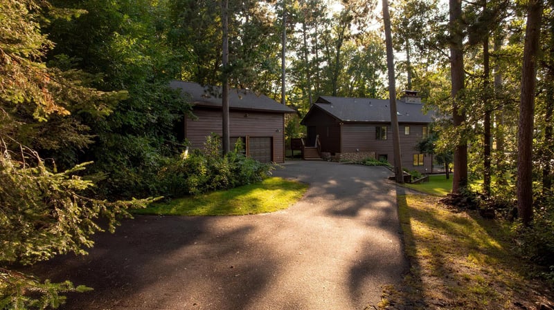 8734 White Oaks Trl, Pequot Lakes, MN 56472