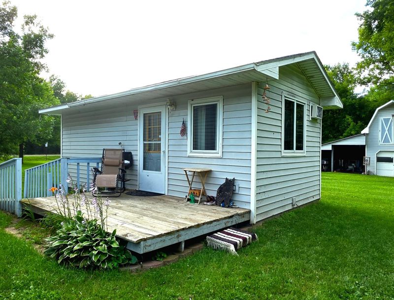 3268 Rum River Dr, Princeton, MN 55371