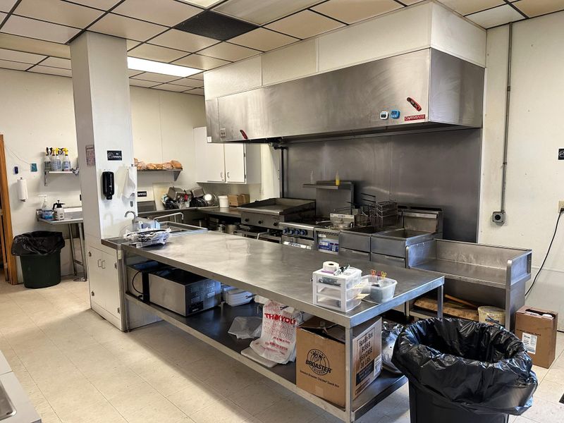 103 E Main St, Ceylon, MN 56121