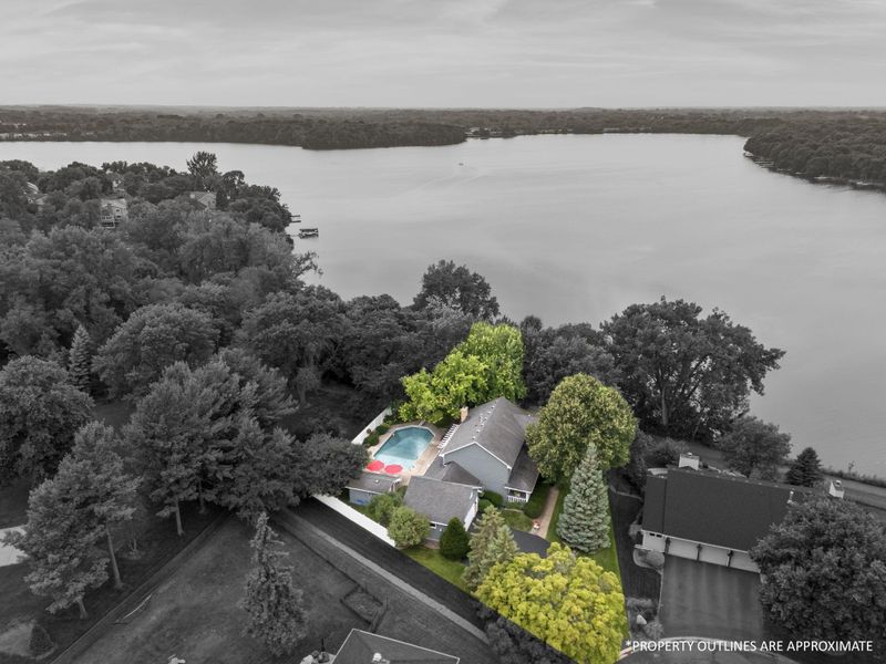 9001 Chesshire Ln N, Maple Grove, MN 55369