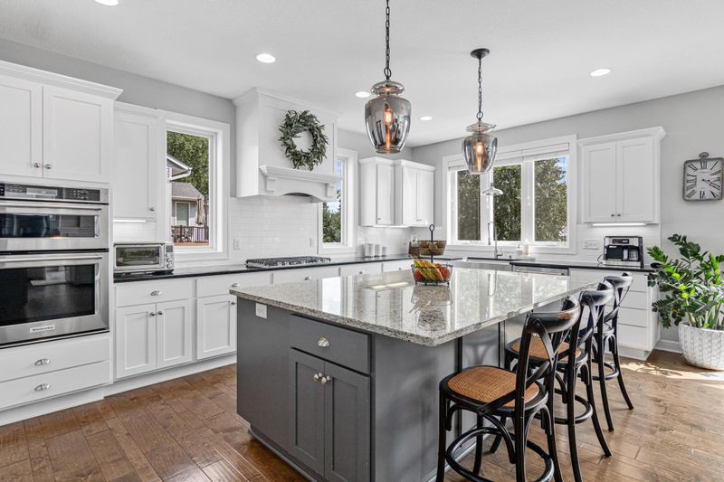 250 Grand Ave, Shoreview, MN 55126
