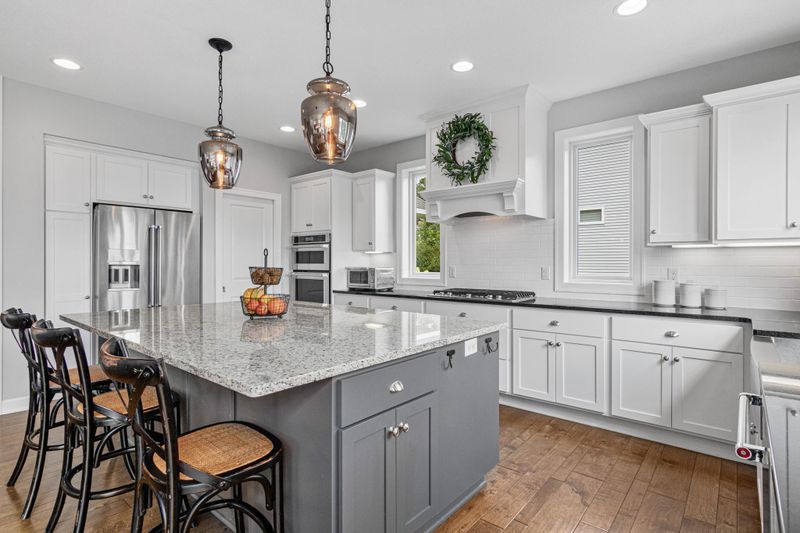250 Grand Ave, Shoreview, MN 55126