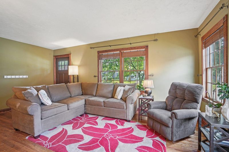 2616 W 60th St, Minneapolis, MN 55410