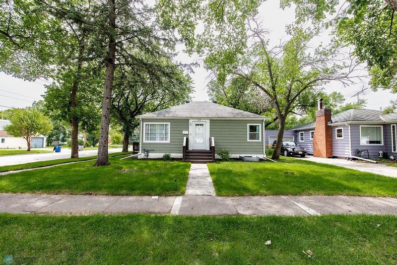 1337 4th Ave S, Moorhead, MN 56560