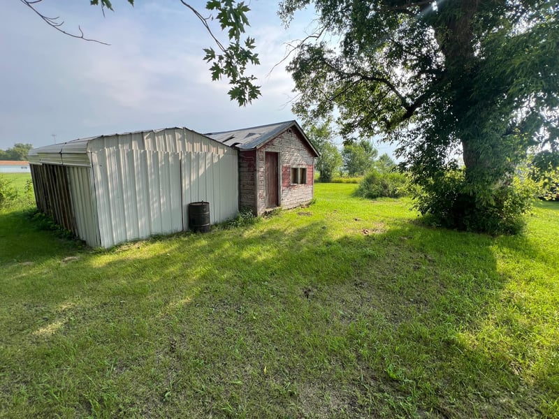 500 S Farwell St, Verndale, MN 56481