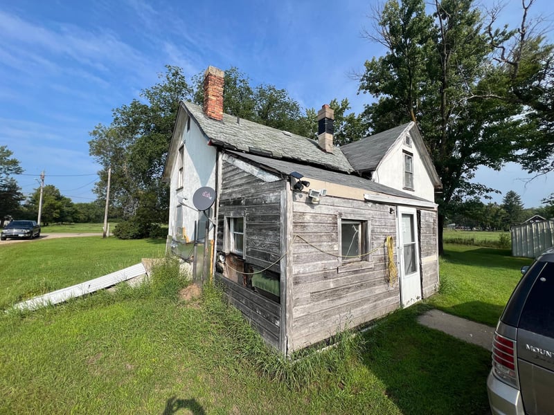 500 S Farwell St, Verndale, MN 56481