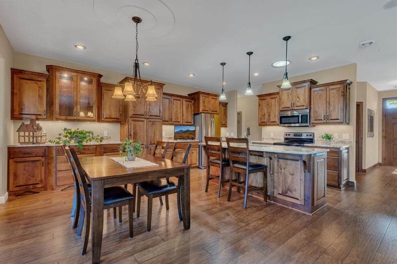 1245 Willow Pond Dr, Waite Park, MN 56387