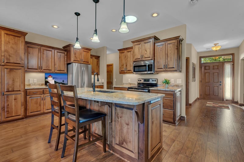 1245 Willow Pond Dr, Waite Park, MN 56387