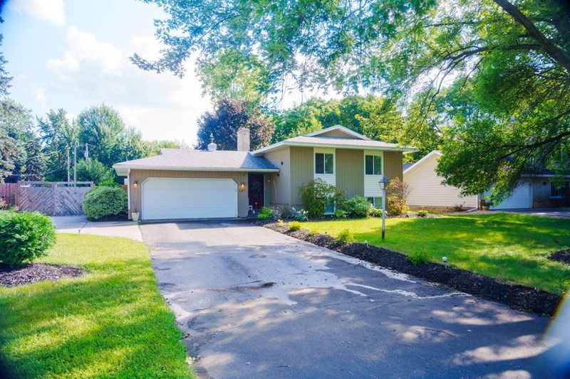 5333 80th Ave N, Brooklyn Park, MN 55443