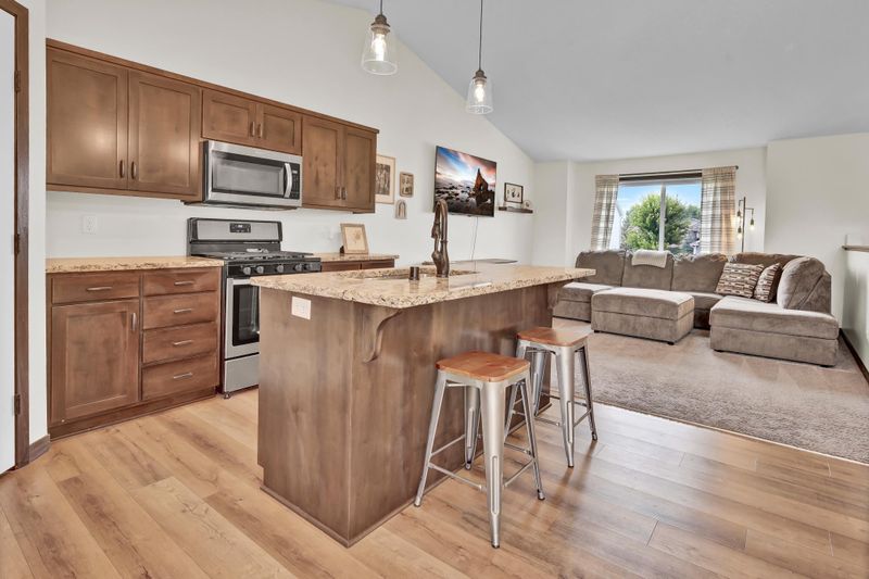 8139 Whitetail Ln, Clear Lake, MN 55319