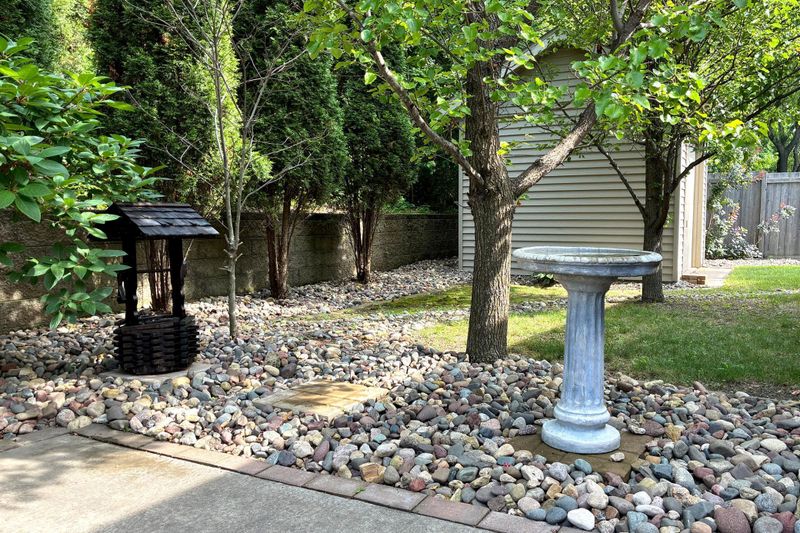 1505 Hillside Dr, Red Wing, MN 55066