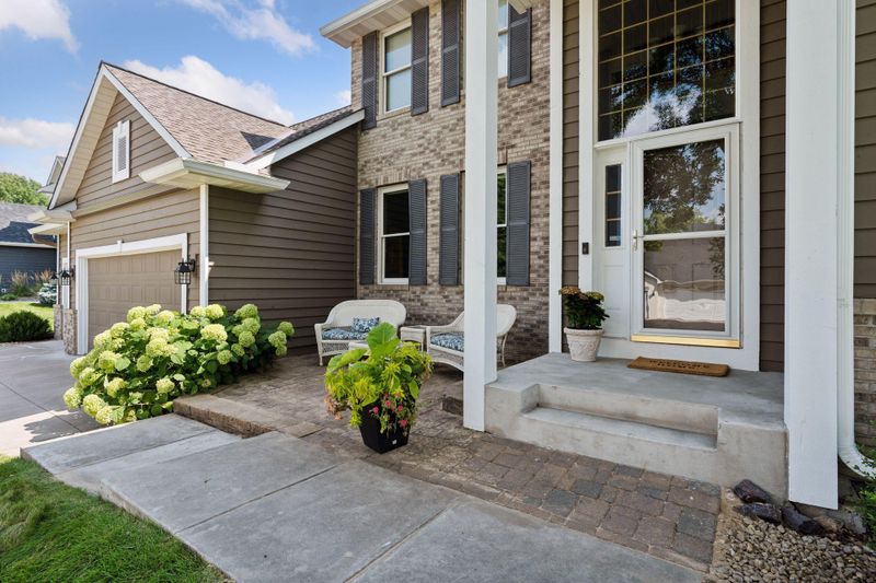 8008 Shenandoah Ln N, Maple Grove, MN 55311