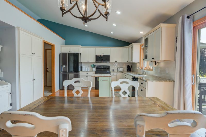 2108 Mingoview Dr, Wanamingo, MN 55983