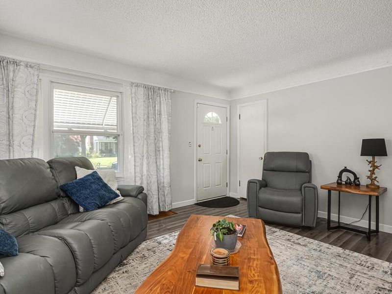 5457 Nokomis Ave, Minneapolis, MN 55417