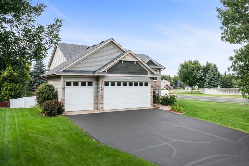 15418 Wintergreen St NW, Andover, MN 55304