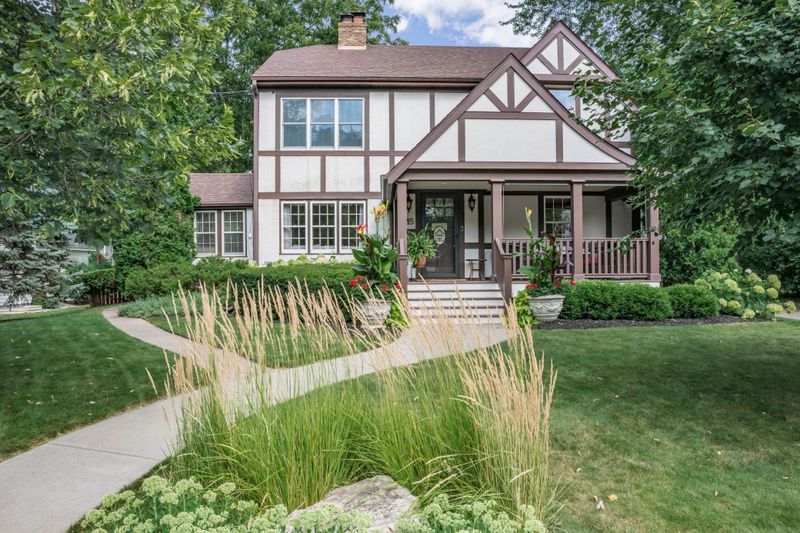 715 3rd St S, Stillwater, MN 55082