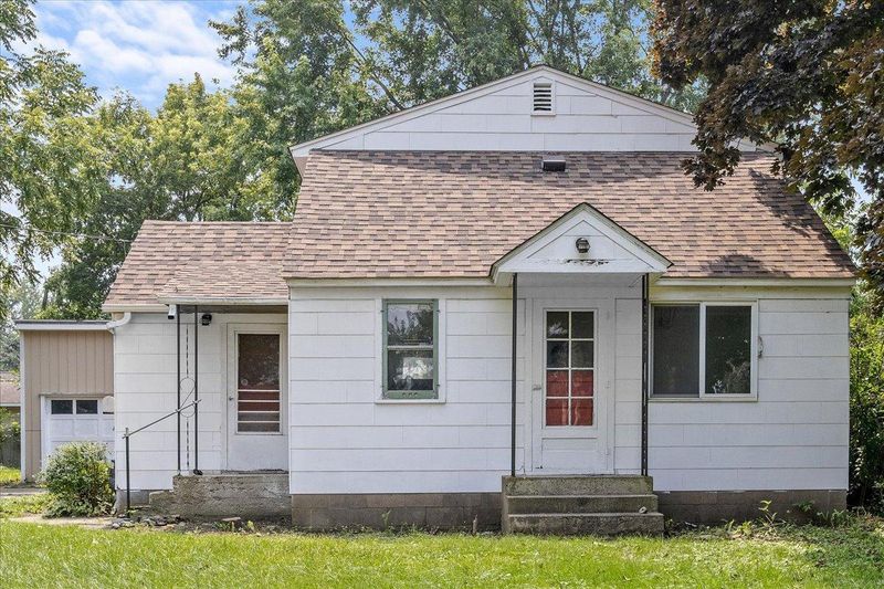 2114 5th Ave NE, Austin, MN 55912