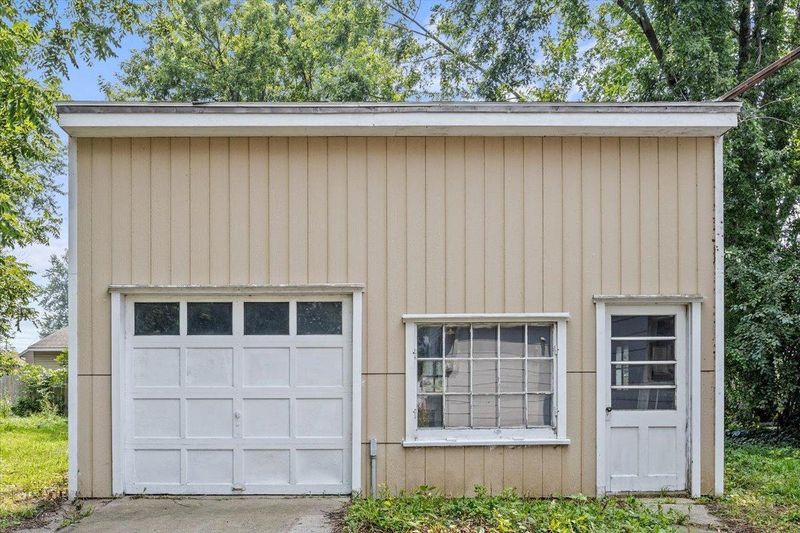 2114 5th Ave NE, Austin, MN 55912