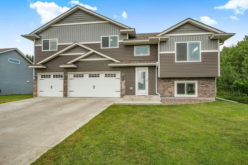 1008 Nelson Ave, Mora, MN 55051