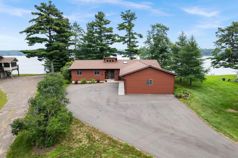 1940 Hines Lakeview Dr, Cumberland, WI 54829