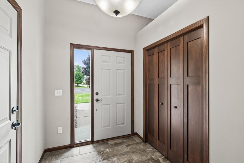 1047 152nd Ln NW, Andover, MN 55304