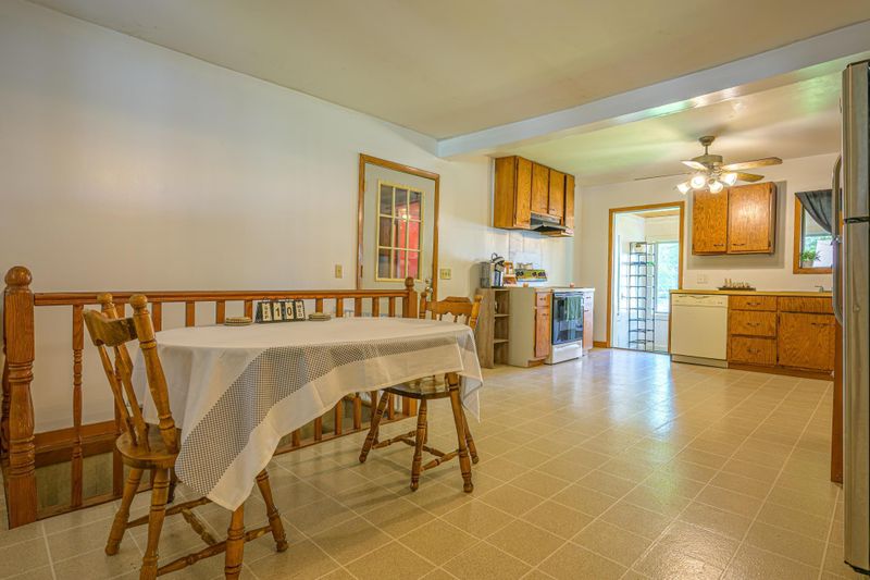 141 3rd St E, Hector, MN 55342
