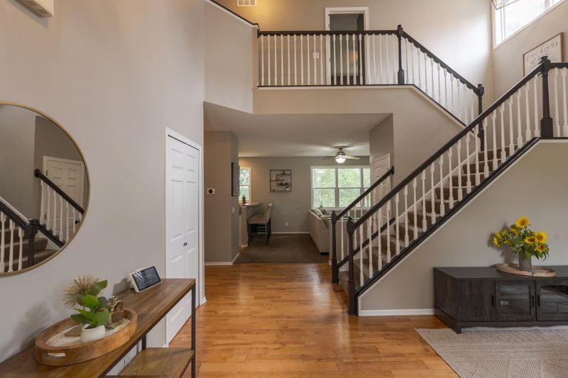 3279 N View Ln, Woodbury, MN 55125