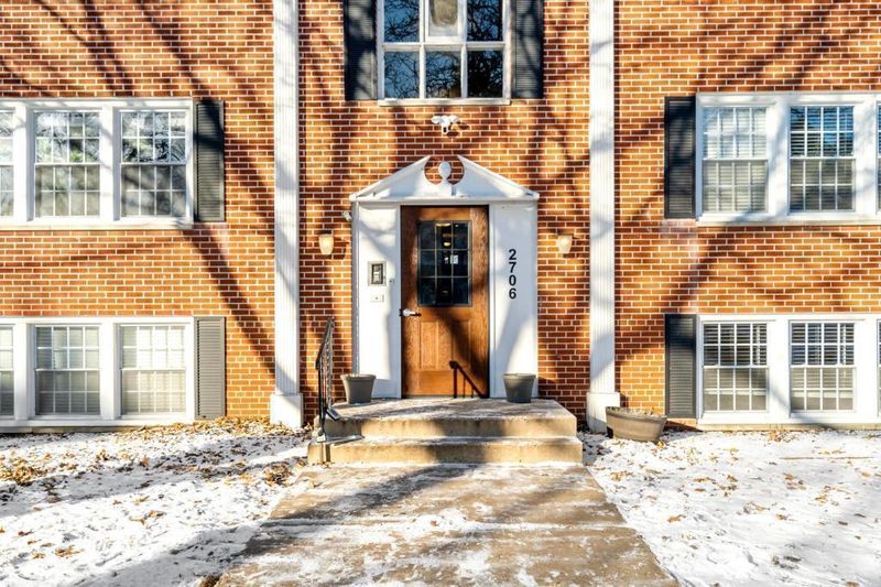 2706 Humboldt Ave S #101, Minneapolis, MN 55408