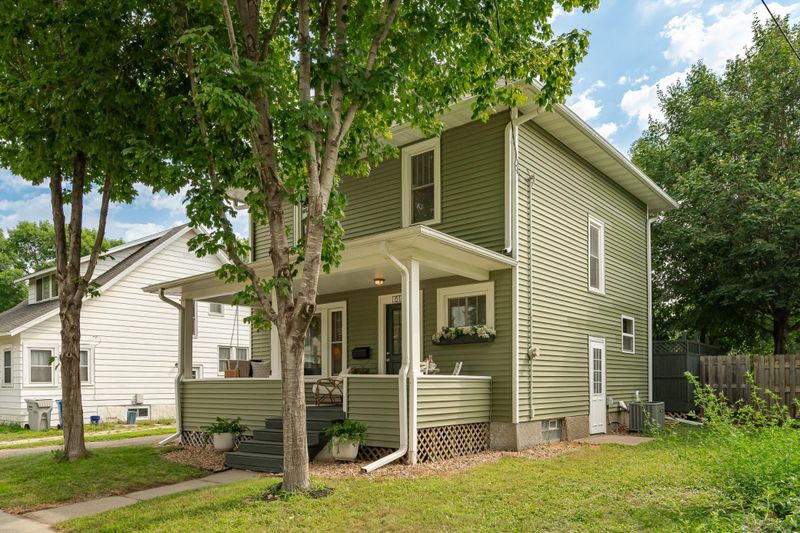 614 10th Ave SE, Rochester, MN 55904